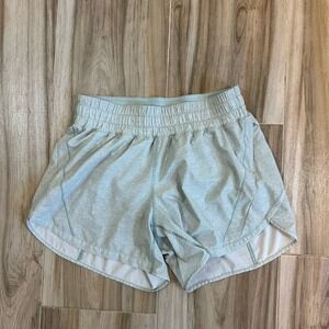 Lululemon‎ Tracker Short V 4"Inseam Lt Green Women's Size 8 Running Casual